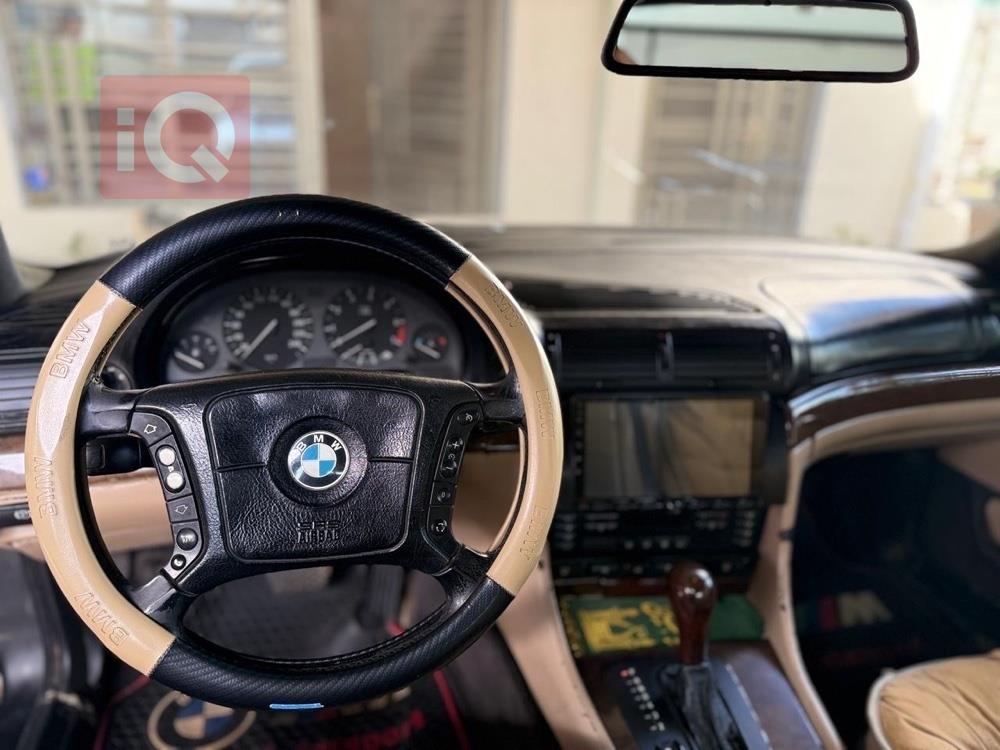 بي ام دبليو الفئة 7